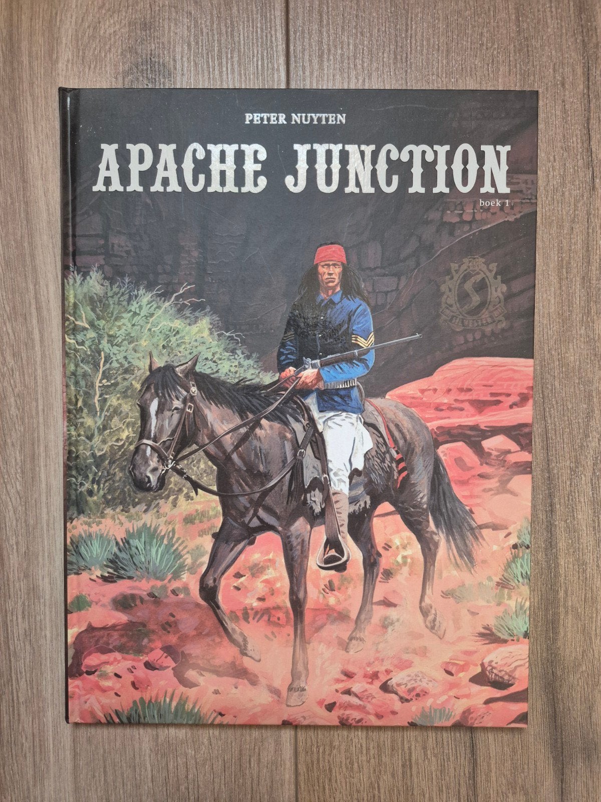 Apache Junction Boek 1 - Peter Nuyten - Zo goed als nieuw, Eén stripboek, Ophalen of Verzenden, Zo goed als nieuw, Peter Nuyten