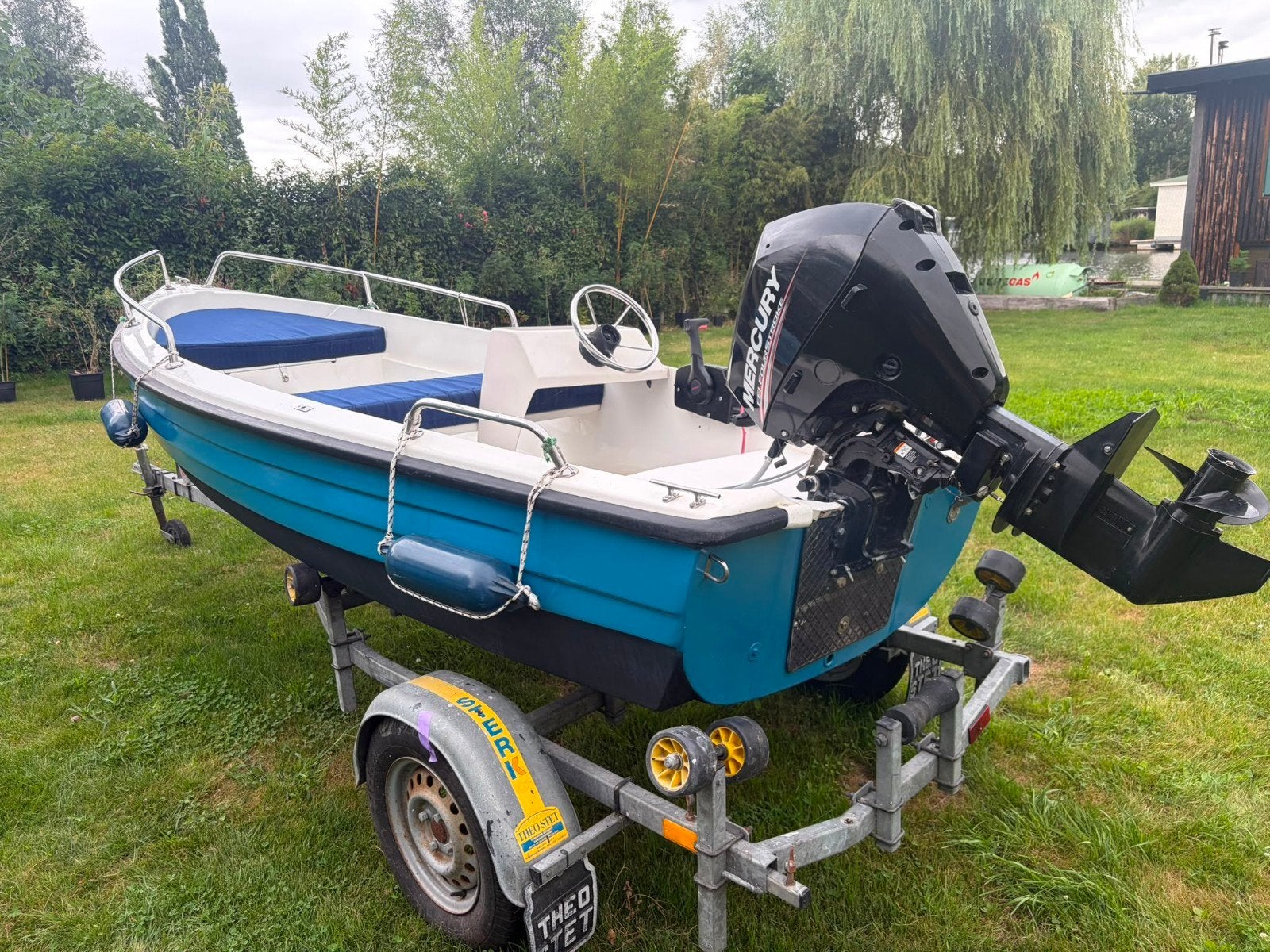 15 pk mercuri efi met prachtige sloep en kantel trailer, Ophalen, 15 pk, Zo goed als nieuw, Antifouling