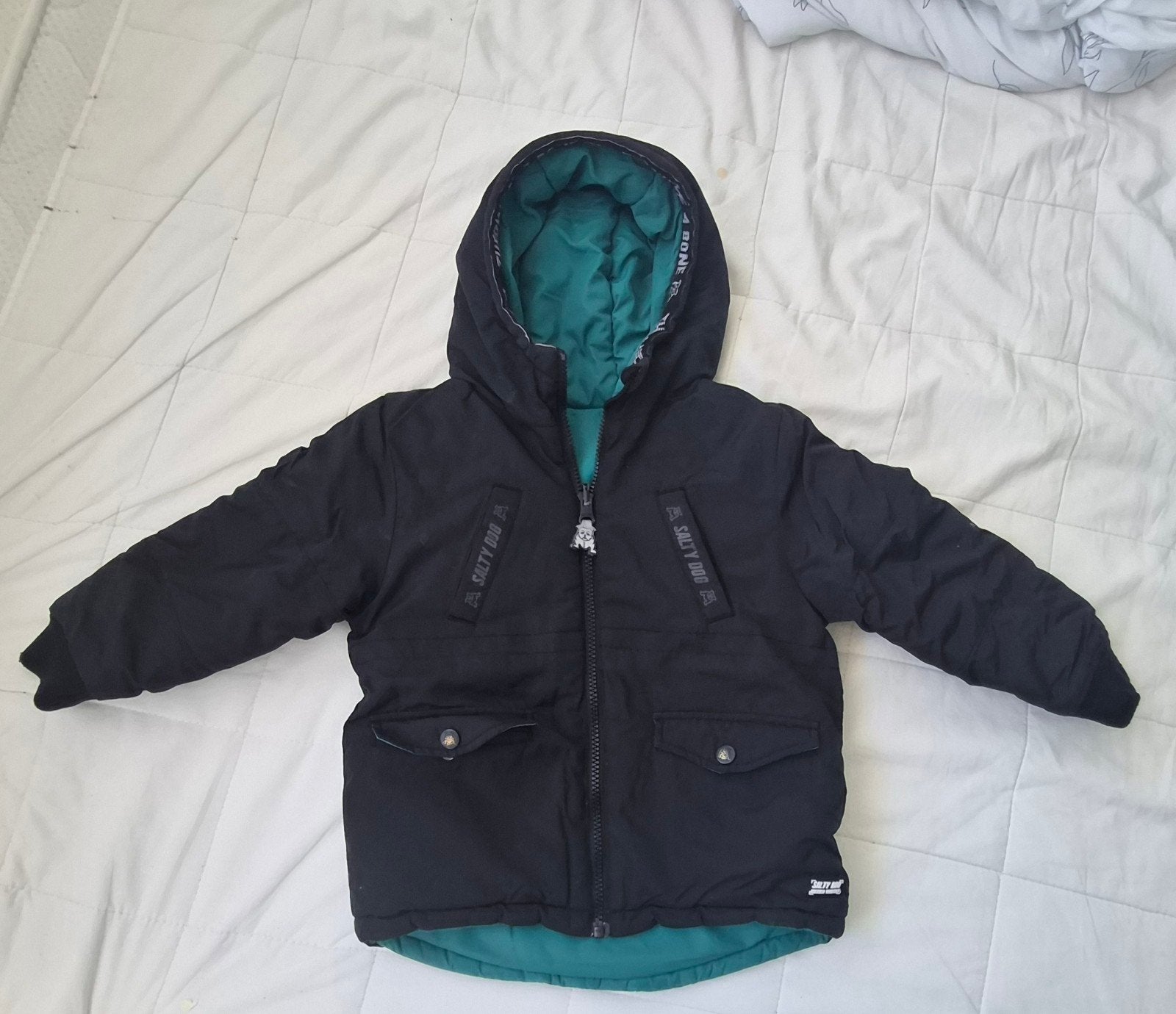 Omkeerbare jas maat 98/104 - Groen/Zwart, Gebruikt, Jongen of Meisje, Ophalen of Verzenden, WE Fashion
