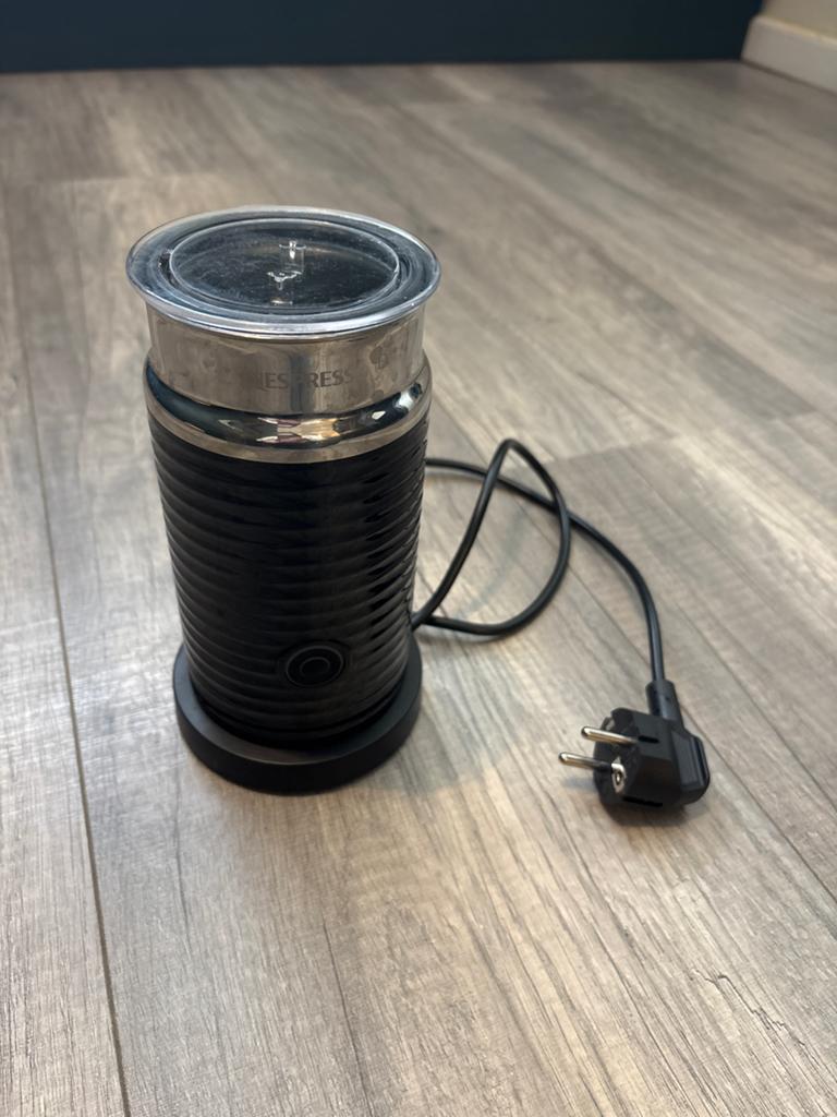 Nespresso Aeroccino 3 Melkopschuimer - Zwart, Witgoed en Apparatuur, Ophalen of Verzenden, Gebruikt, Elektrische melkopschuimer