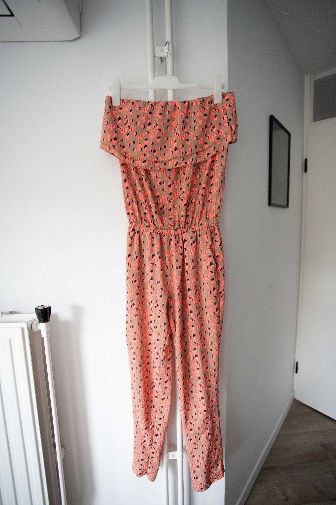 Strapless jumpsuit met roze patroon Jubylee maat M, Kleding | Dames, Jumpsuits, Zo goed als nieuw, Maat 38/40 (M), Roze, Ophalen of Verzenden