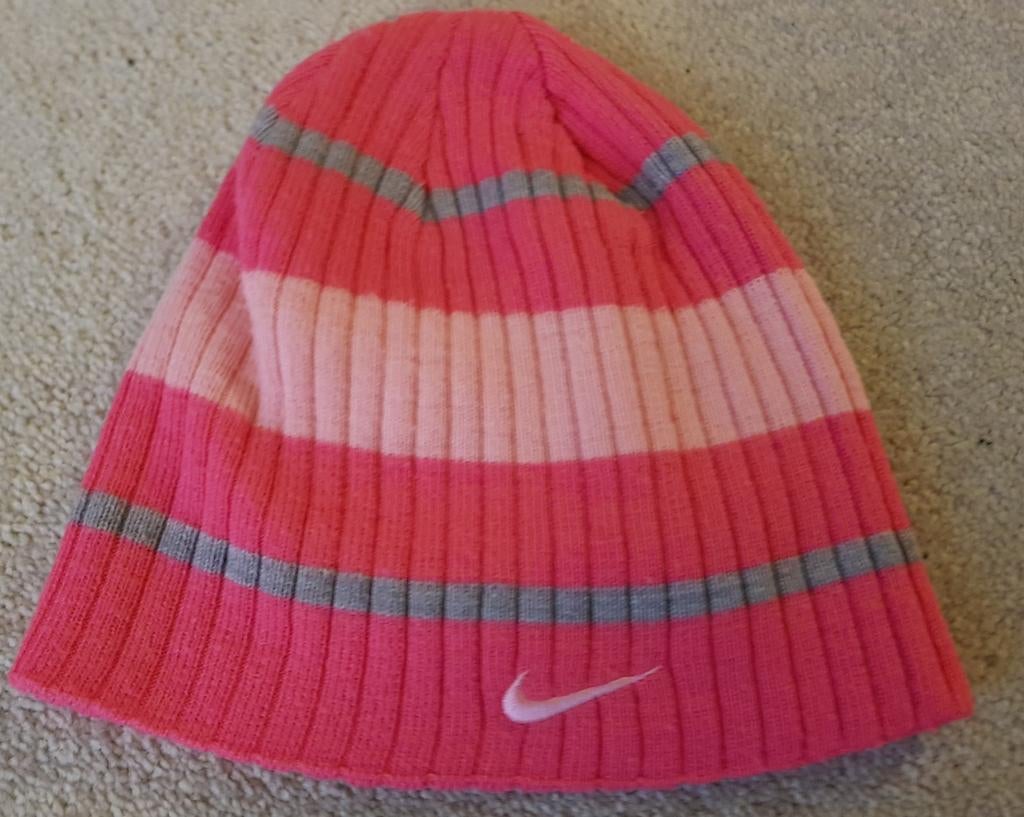 Muts nike roze fuchsia maat xs origineel merk mutsen kids, Verzenden, Nike, Zo goed als nieuw, Maat 34 (XS) of kleiner