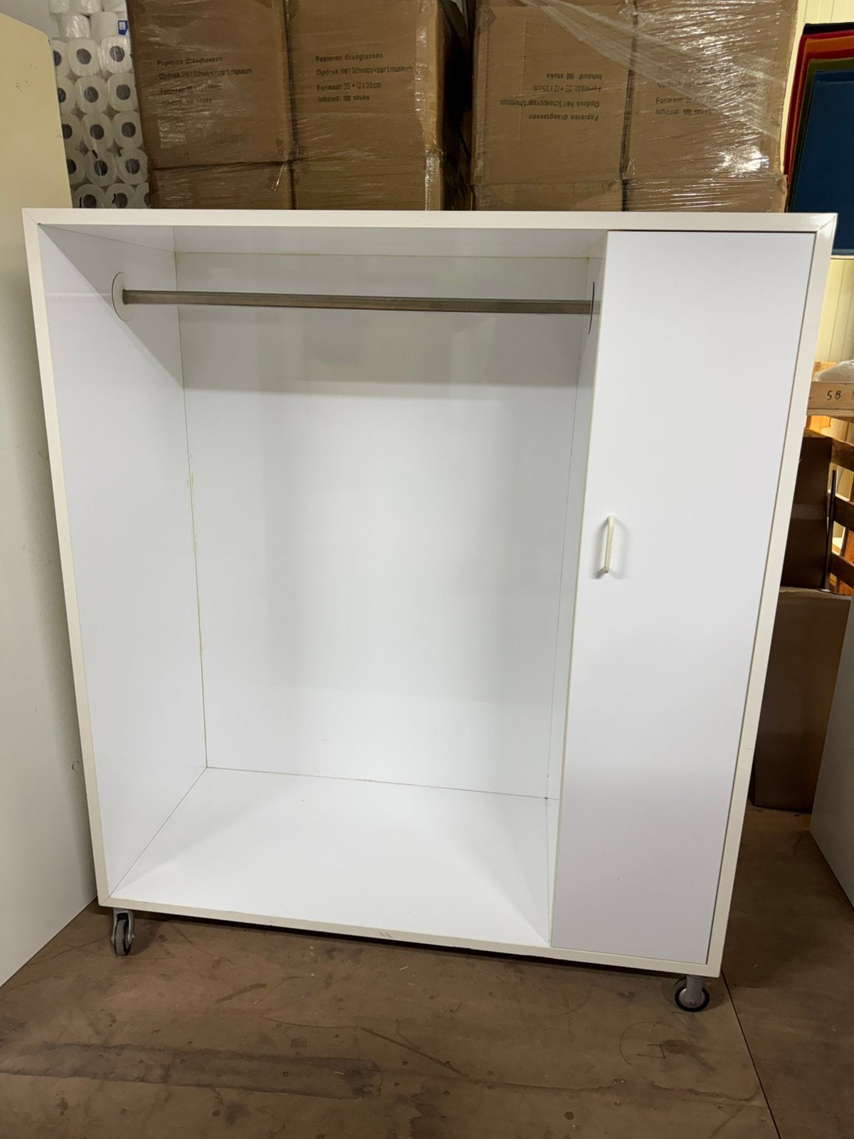 Kast wit met kledingrek en vakken, Ophalen, 50 tot 100 cm, Zo goed als nieuw, 150 tot 200 cm
