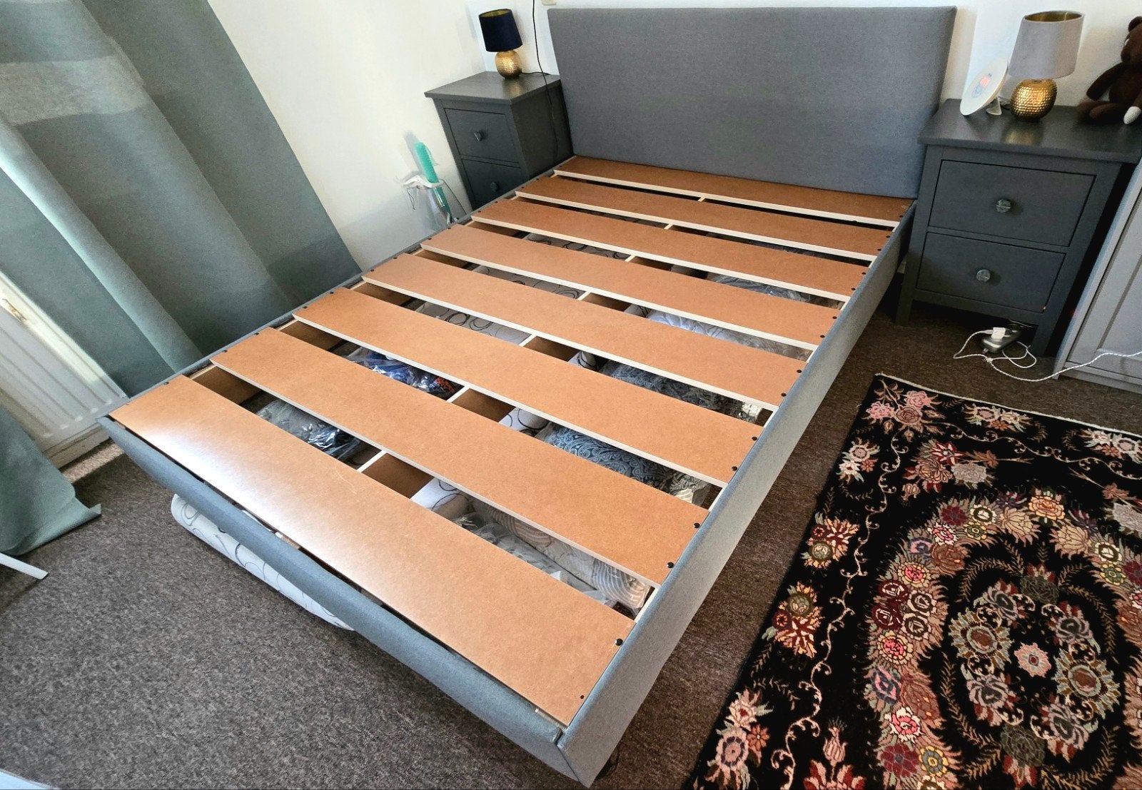 Ikea Narron bed 160x200 met bijbehorende nachtkastje ., Ophalen, Blauw, Tweepersoons, Zo goed als nieuw