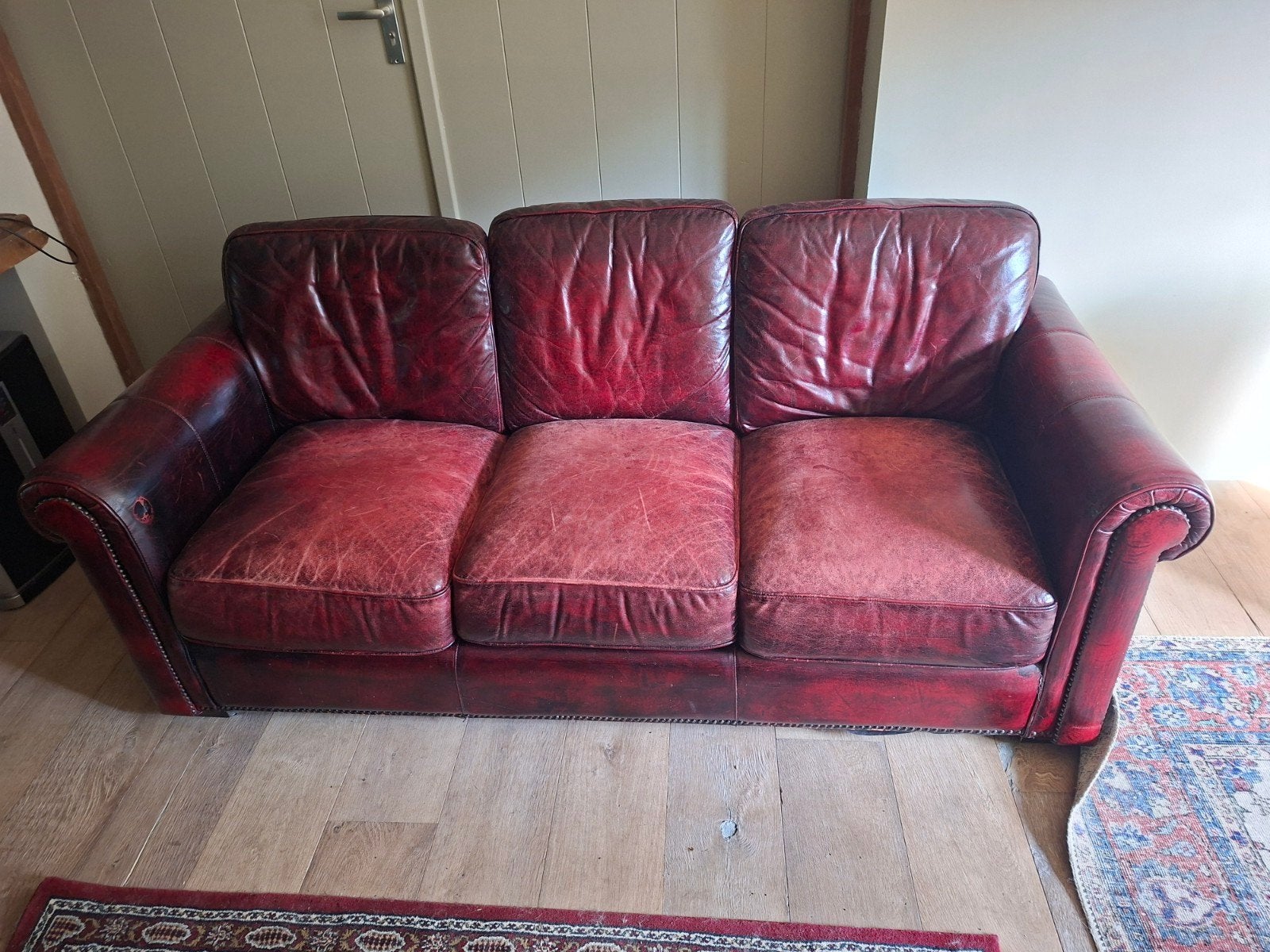 Vintage Chesterfield 3-zitsbank + fauteuil – oxblood leer –, Ophalen of Verzenden, Gebruikt, 75 tot 100 cm, Leer