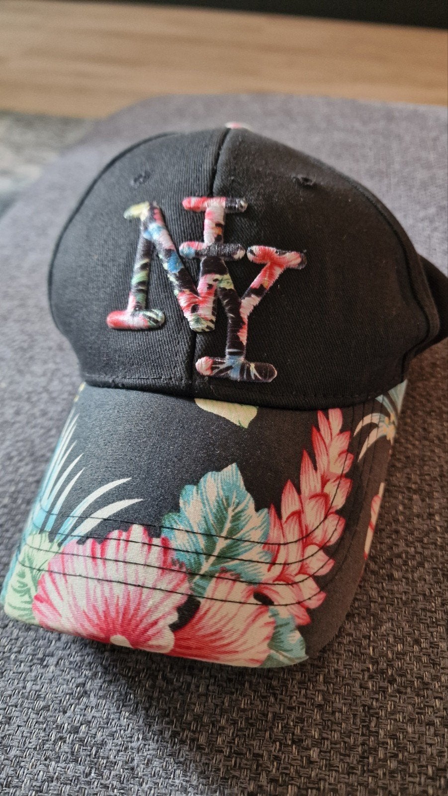 NY pet met bloemen, Ophalen of Verzenden