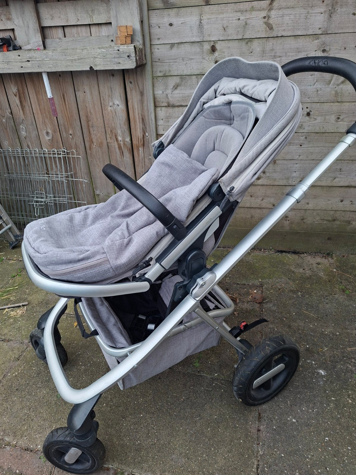 Nuna Ivvi Savi Combiwagen met Aerosleep matrasje, Gebruikt, Met autostoeltje, Combiwagen, Ophalen