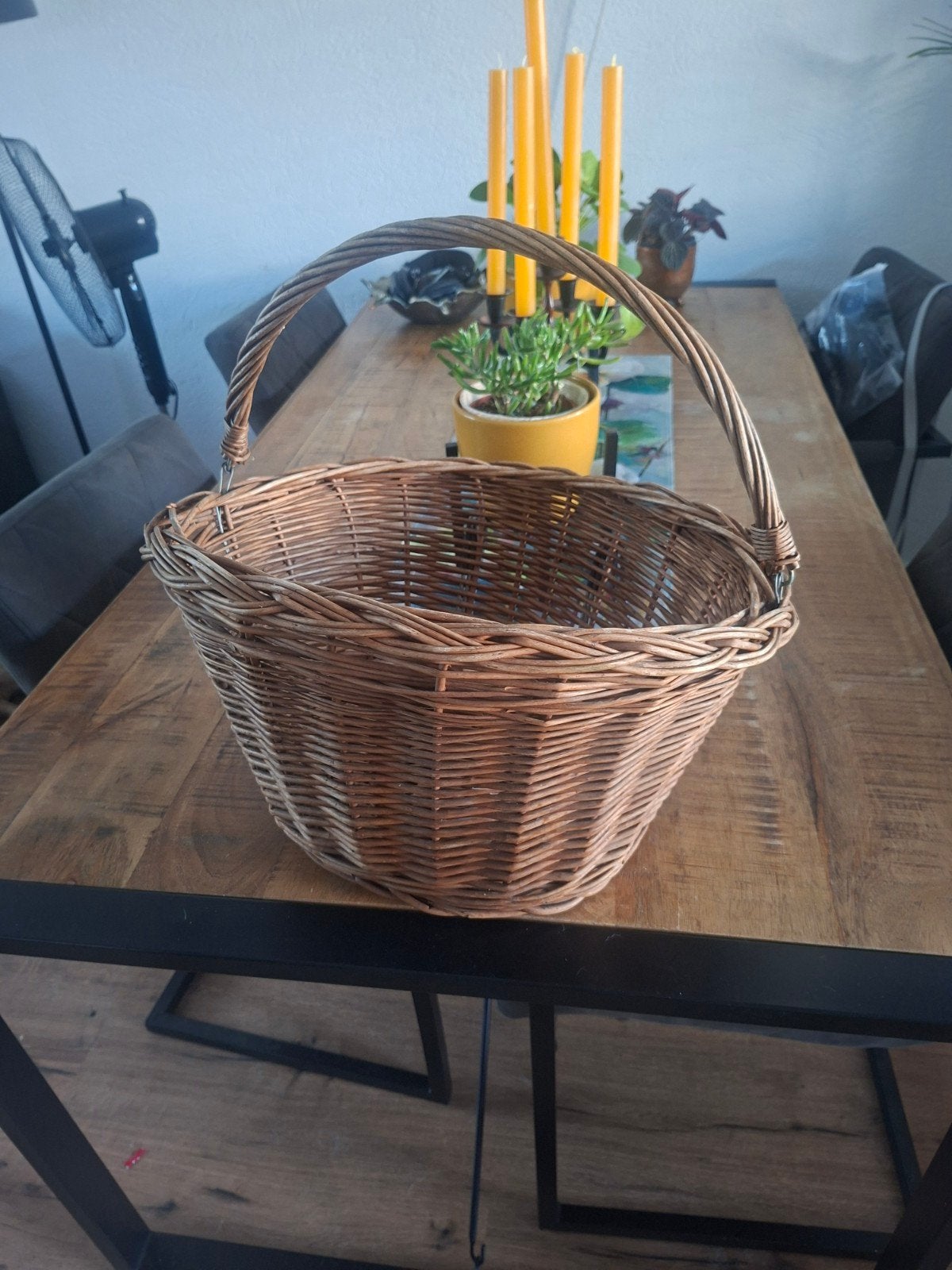 Mooie rieten mand met handvat, Huis en Inrichting, Woonaccessoires | Overige, Ophalen, Gebruikt, Landelijk, Natuurlijk materiaal
