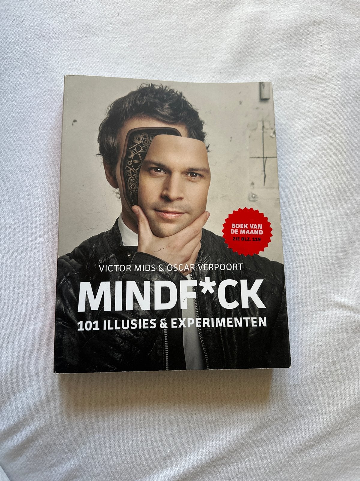 Mindf*ck - 101 illusies & experimenten - Victor Mids, Boeken, Ophalen of Verzenden, Zo goed als nieuw