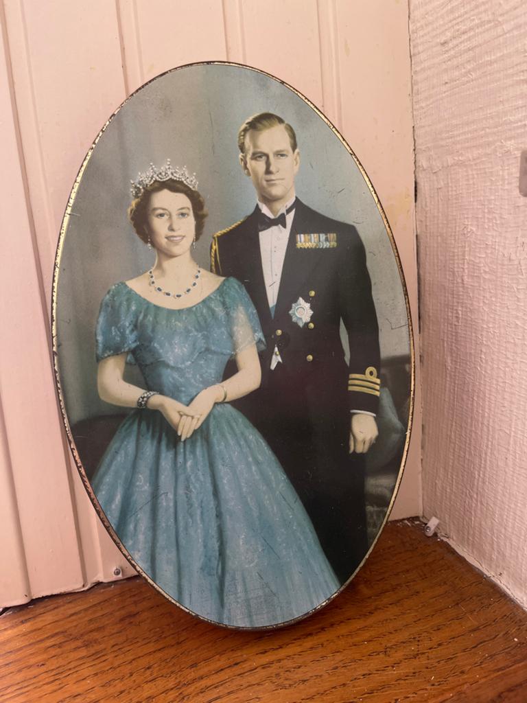 Vintage blikken doos Koningin Elizabeth II & Prins Philip, Ophalen of Verzenden, Gebruikt, Koek(jes), Overige merken