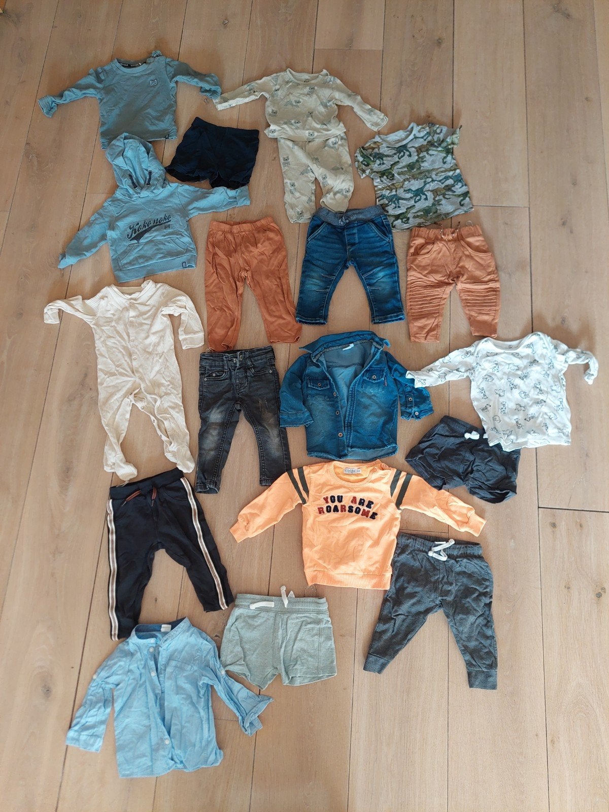 Grote set babykleding: broekjes, shirts, jasjes (maat 74), Ophalen of Verzenden, Zo goed als nieuw, Diverse merken, Jongetje