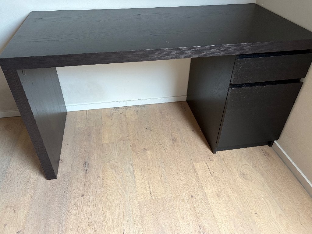 Zwart Bureau, Ophalen, Schoolbureau, Zo goed als nieuw, 140 cm