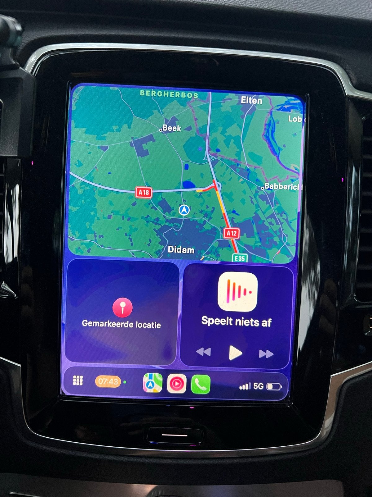 Apple CarPlay Fullscreen voor Volvo XC90 (2016) - Draadloos, Ophalen of Verzenden, Gebruikt