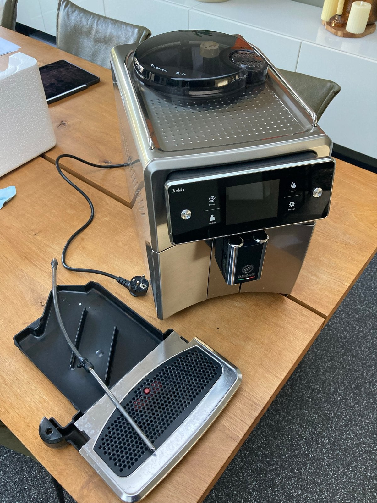 Saeco Xelsis SM7685 volautomatische espressomachine, Ophalen, Afneembaar waterreservoir, 10 kopjes of meer, Koffiemachine