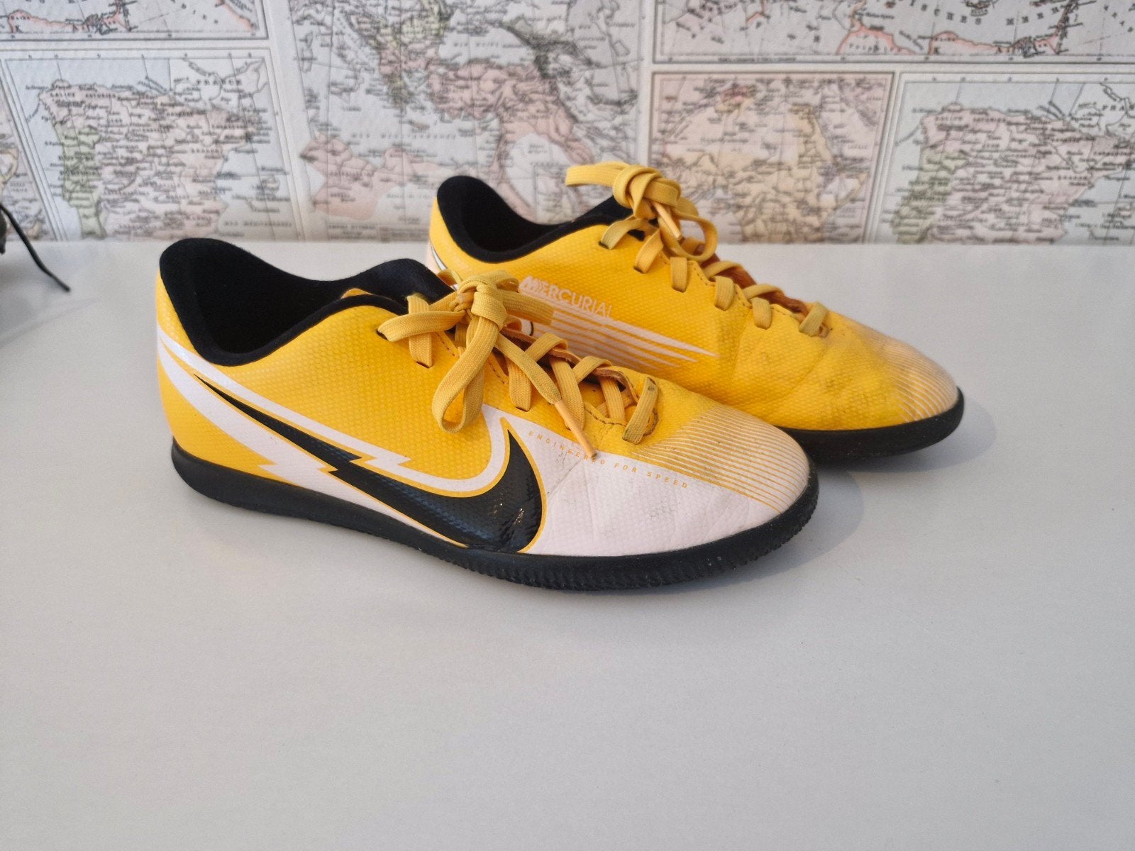 Nike Mercurial zaalvoetbalschoenen - Maat 33.5, Ophalen of Verzenden, Zo goed als nieuw, Schoenen