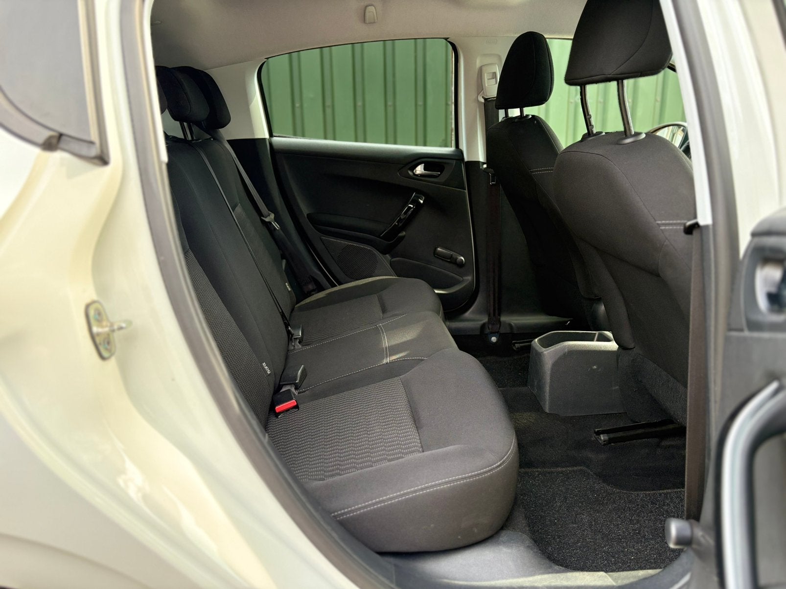 PEUGEOT 208 - 2014, Nieuwe Distributieriem, MOET WEG. KOOPJE, Auto's, Stof, Zwart, 82 pk, Wit