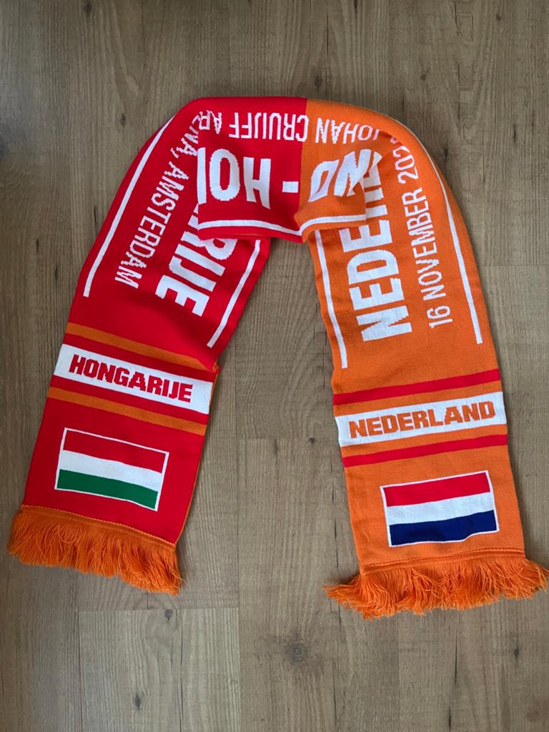 Sjaal Nederland - Hongarije 16 november 2024 Johan Cruijff A, Verzamelen, Sportartikelen en Voetbal, Ophalen of Verzenden, Zo goed als nieuw