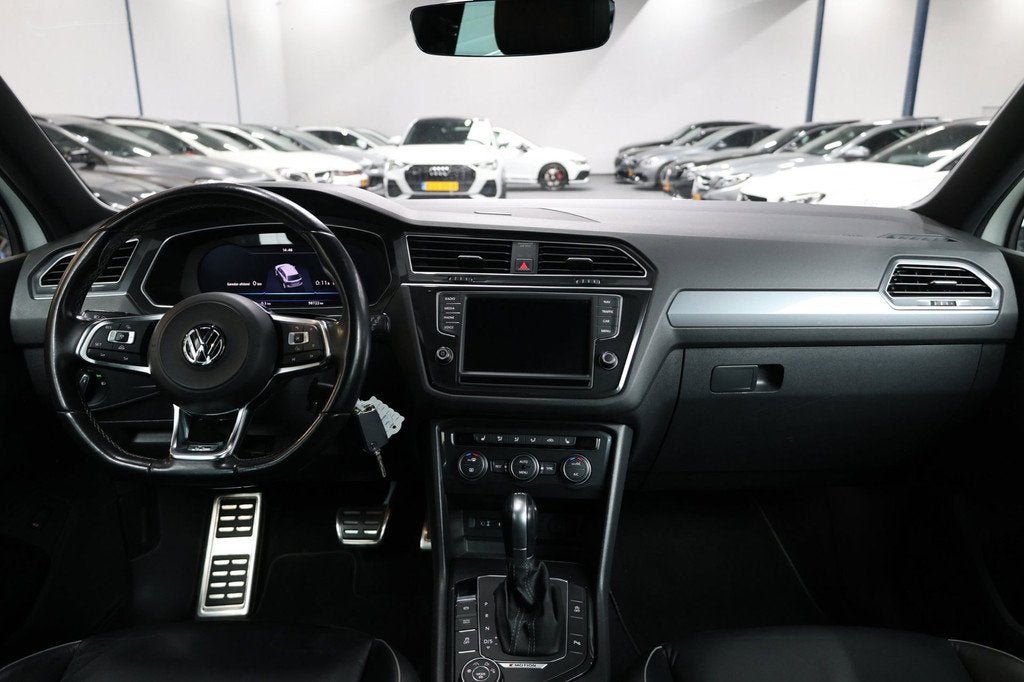 Volkswagen Tiguan 2.0 TSI 4Motion 3x R-line LED/VIRTUAL/PANO, Automaat, Gebruikt, Euro 6, 4 cilinders