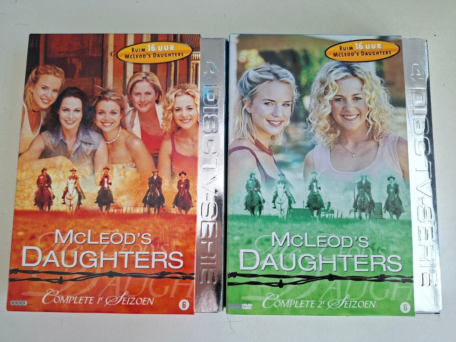 McLeod's Daughters deel 1 en 2, Ophalen of Verzenden, Zo goed als nieuw
