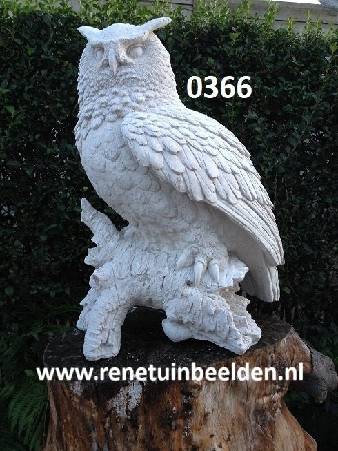 Uil op boomstam. nr 0366., Ophalen, Nieuw, Beton, Dierenbeeld