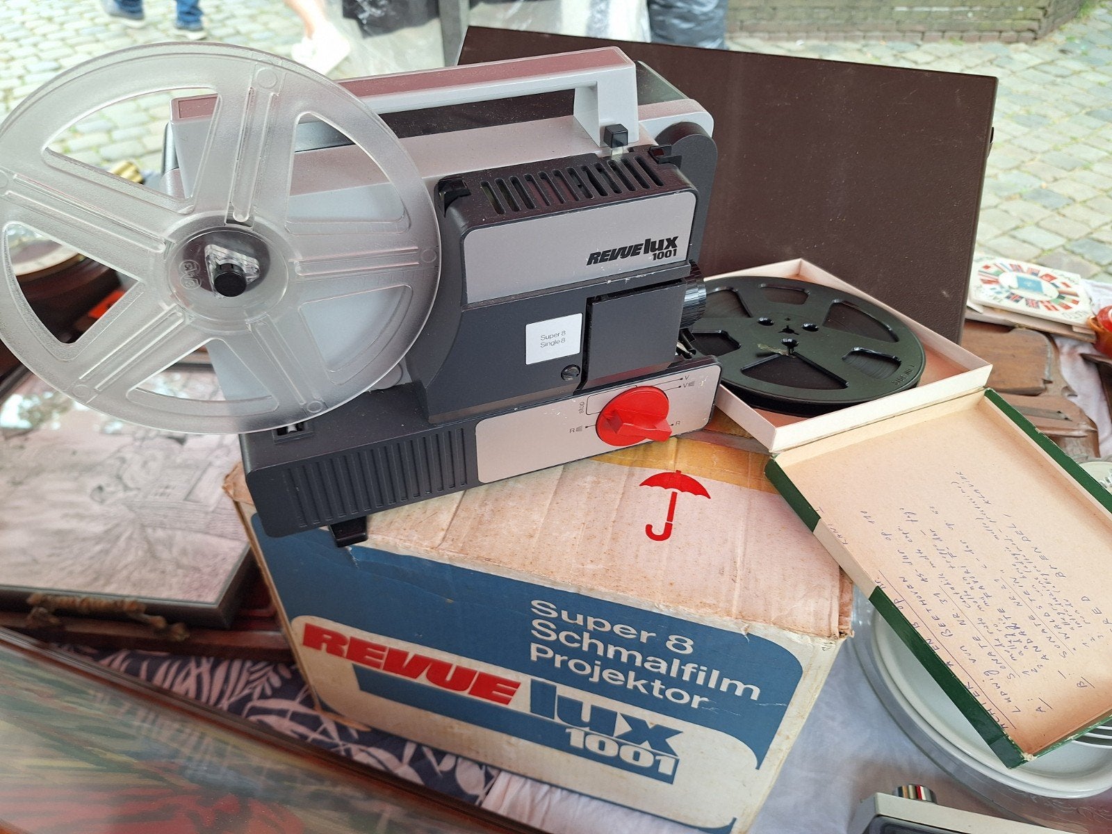Revue Lux 1001 Filmprojector met doos vol films, Audio, Tv en Foto, Diaprojectors, Ophalen, Gebruikt