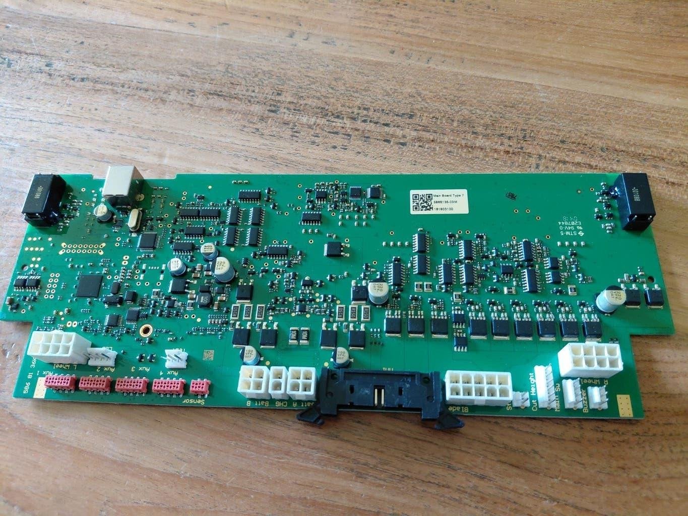 Husqvarna Main Circuit Board P2 Robot 420,430,440,450 2016 -, Cirkelmaaier, Minder dan 30 cm, Accu-grasmaaier, Ophalen of Verzenden
