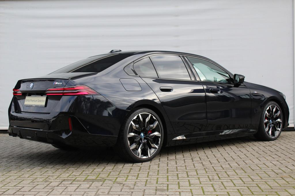 BMW i5 M60 xDrive M Sport / Adaptief M Onderstel Professiona, Automaat, 514 km, Zwart, Zwart