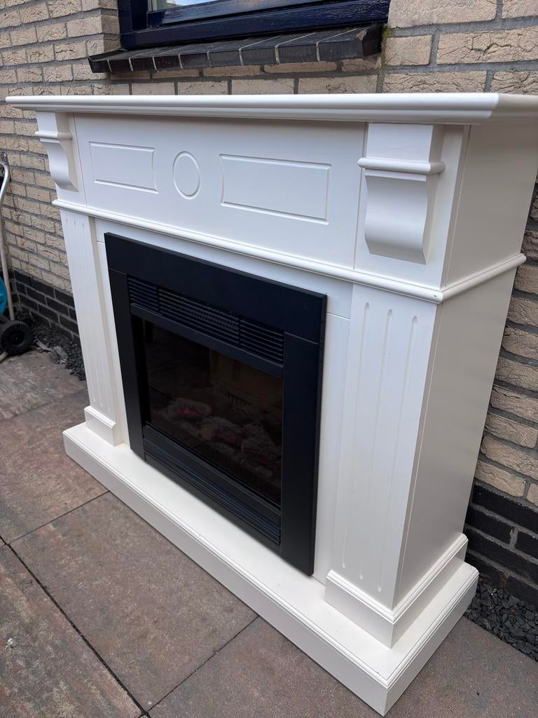 Sfeervolle schouw met elektrische haard, Huis en Inrichting, Haarden, Ophalen, Zo goed als nieuw, Vrijstaande haard, Elektrische haard
