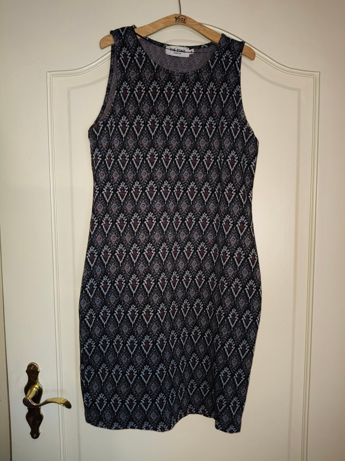 The Sting Essentials Jurk met print, Meerkleurig, The Sting Essentials, Knielengte, Gedragen