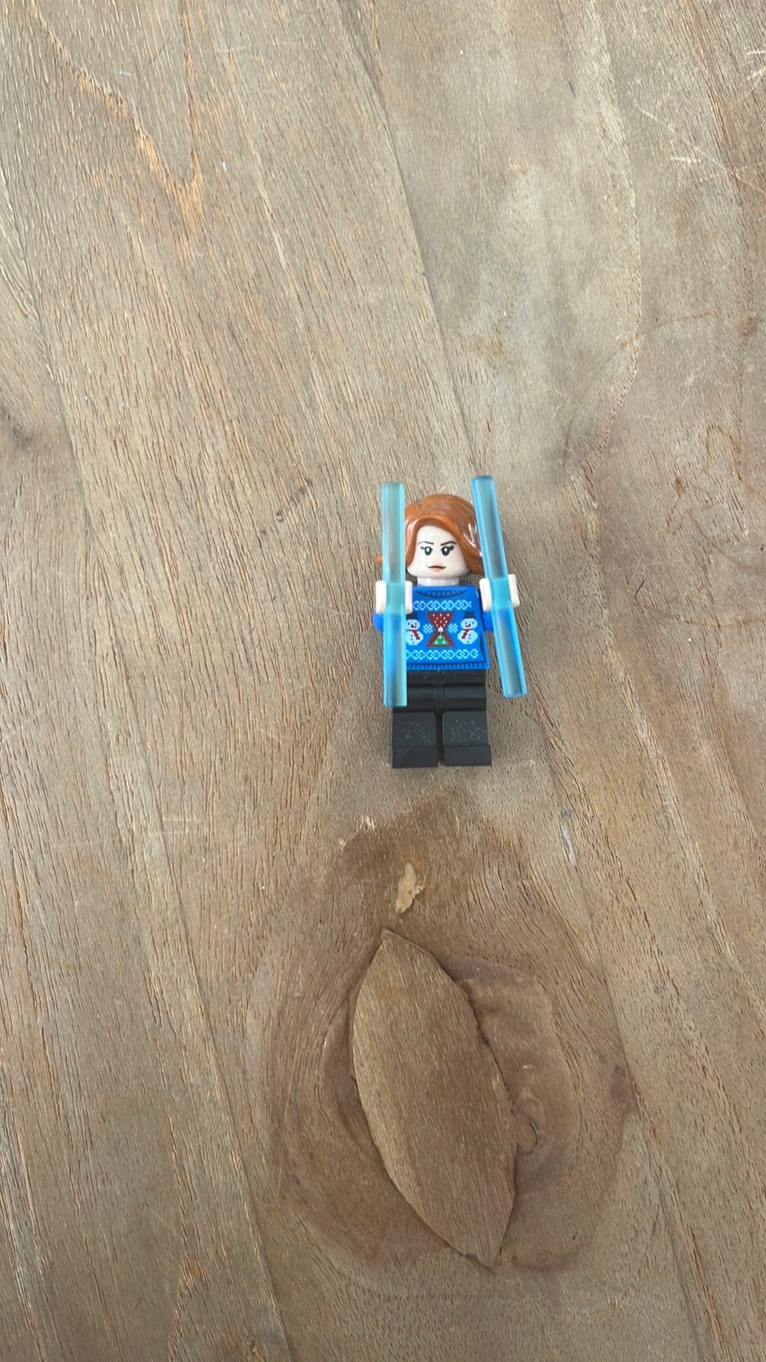 Black widow met kerst trui., Ophalen of Verzenden, Zo goed als nieuw