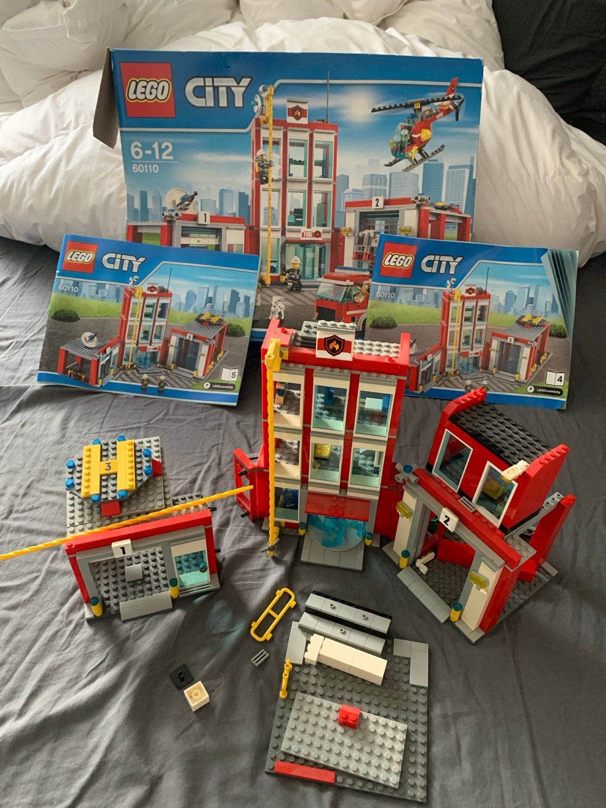 Lego City Brandweerkazerne 60110 met doos en boekjes, Lego, Ophalen of Verzenden, Inclusief doos, Complete set