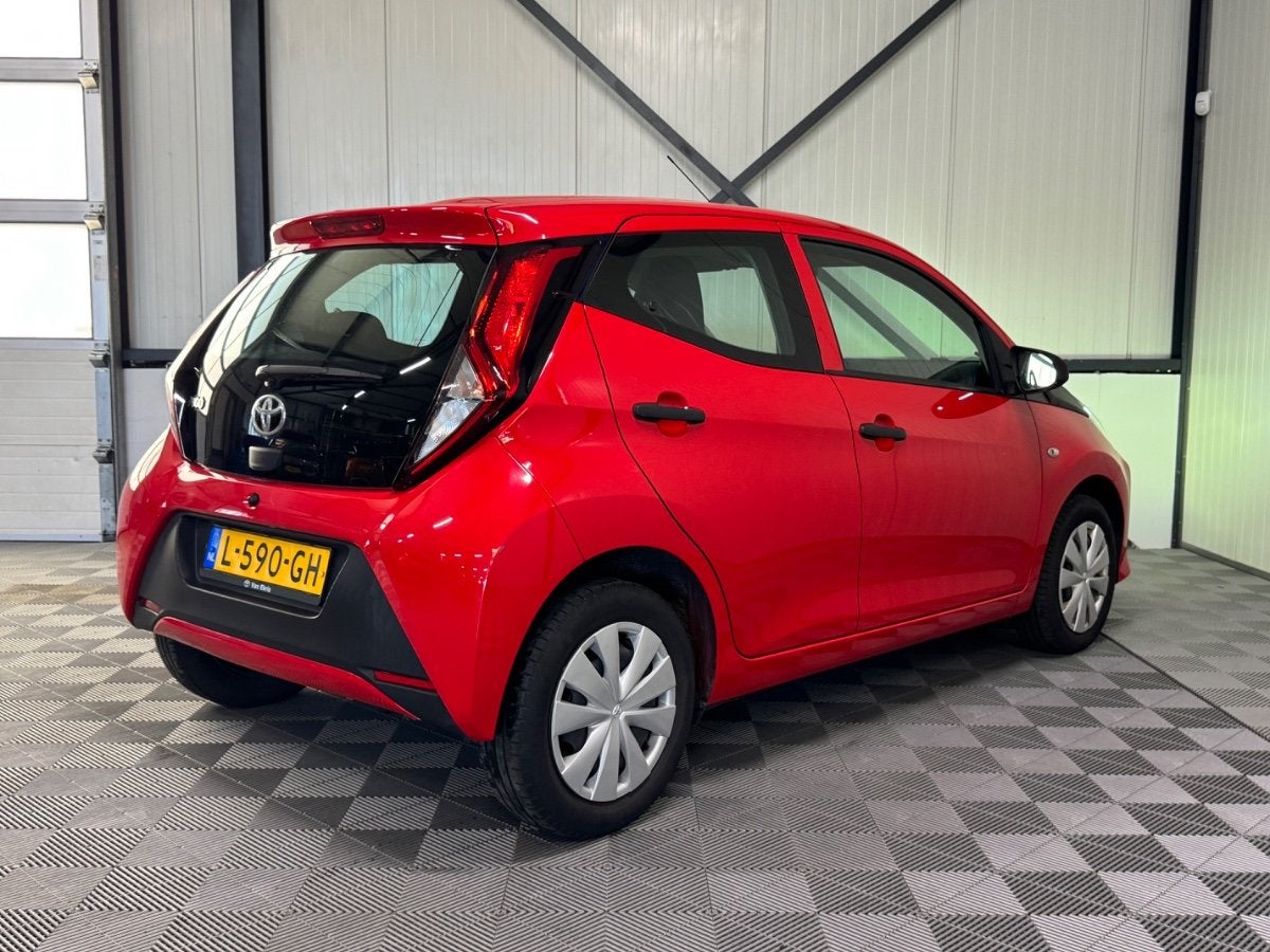 Toyota Aygo 1.0 VVT-i | X-Fun 5-Drs | Airco, Voorwielaandrijving, Gebruikt, Euro 6, 4 stoelen
