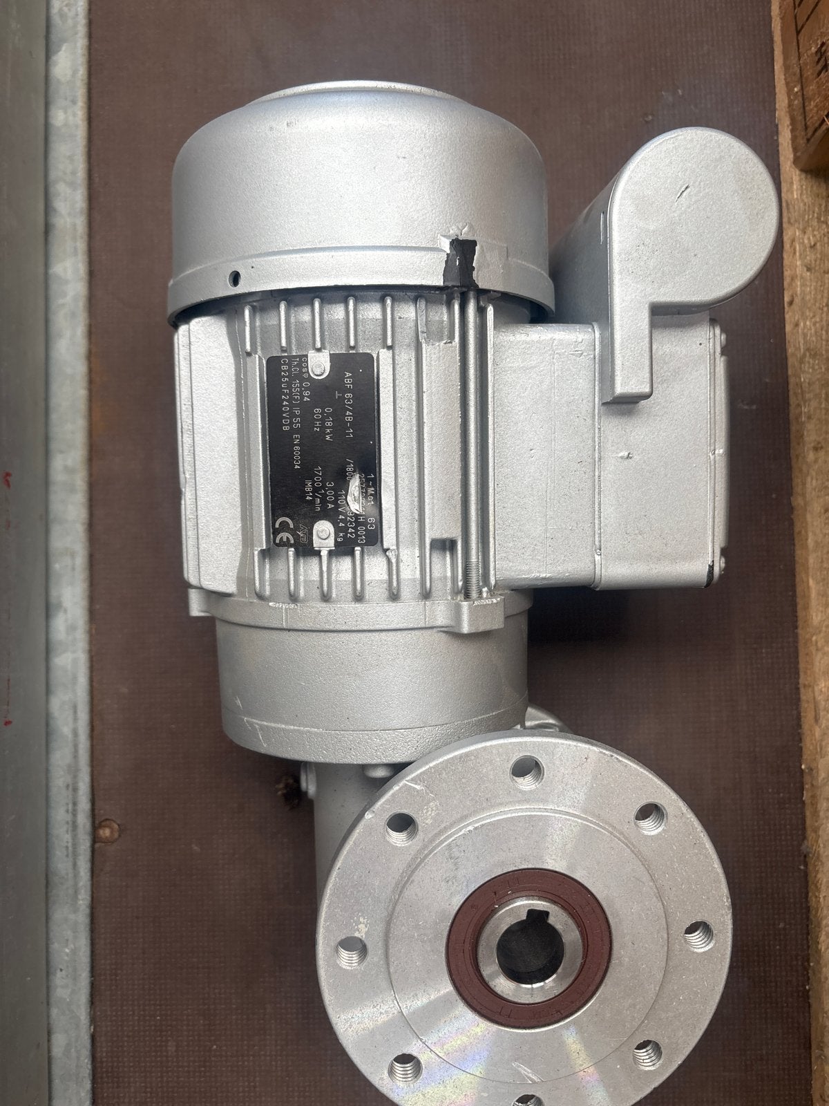 Elektromotor met Reductor - As 18 mm, 0.18 kW, 40:1, Ophalen