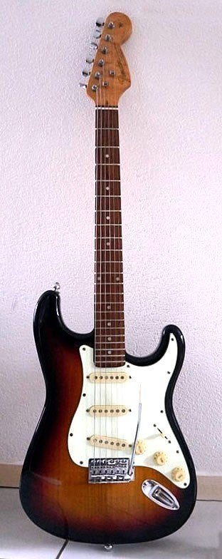 Stratocaster-style gitaar, Muziek en Instrumenten, Ophalen, Zo goed als nieuw, Solid body, Overige merken