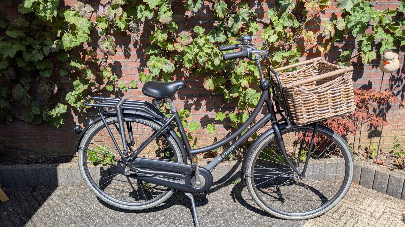 Batavus Damesfiets met Mand - Zo goed als nieuw, Ophalen, Batavus, Zo goed als nieuw, Trommelrem