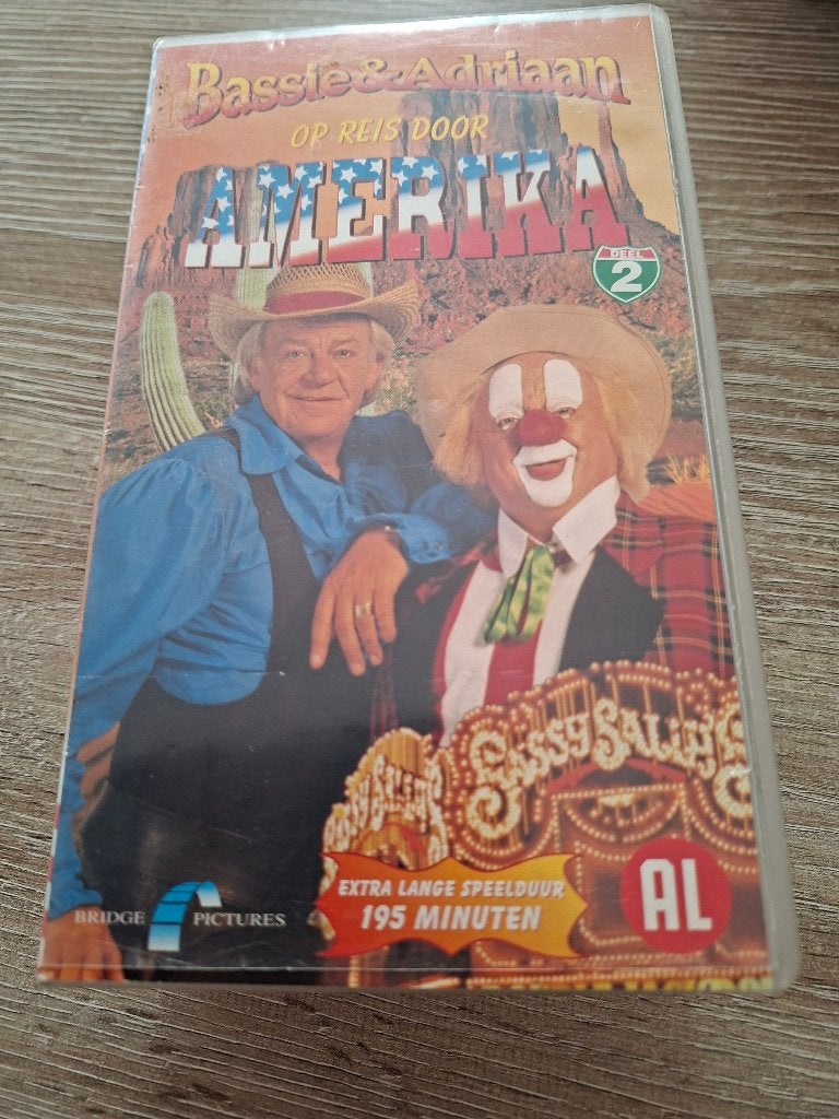Bassie & Adriaan in Amerika deel 2 VHS videobanden, Alle leeftijden, Zo goed als nieuw, Ophalen of Verzenden, Nederlands