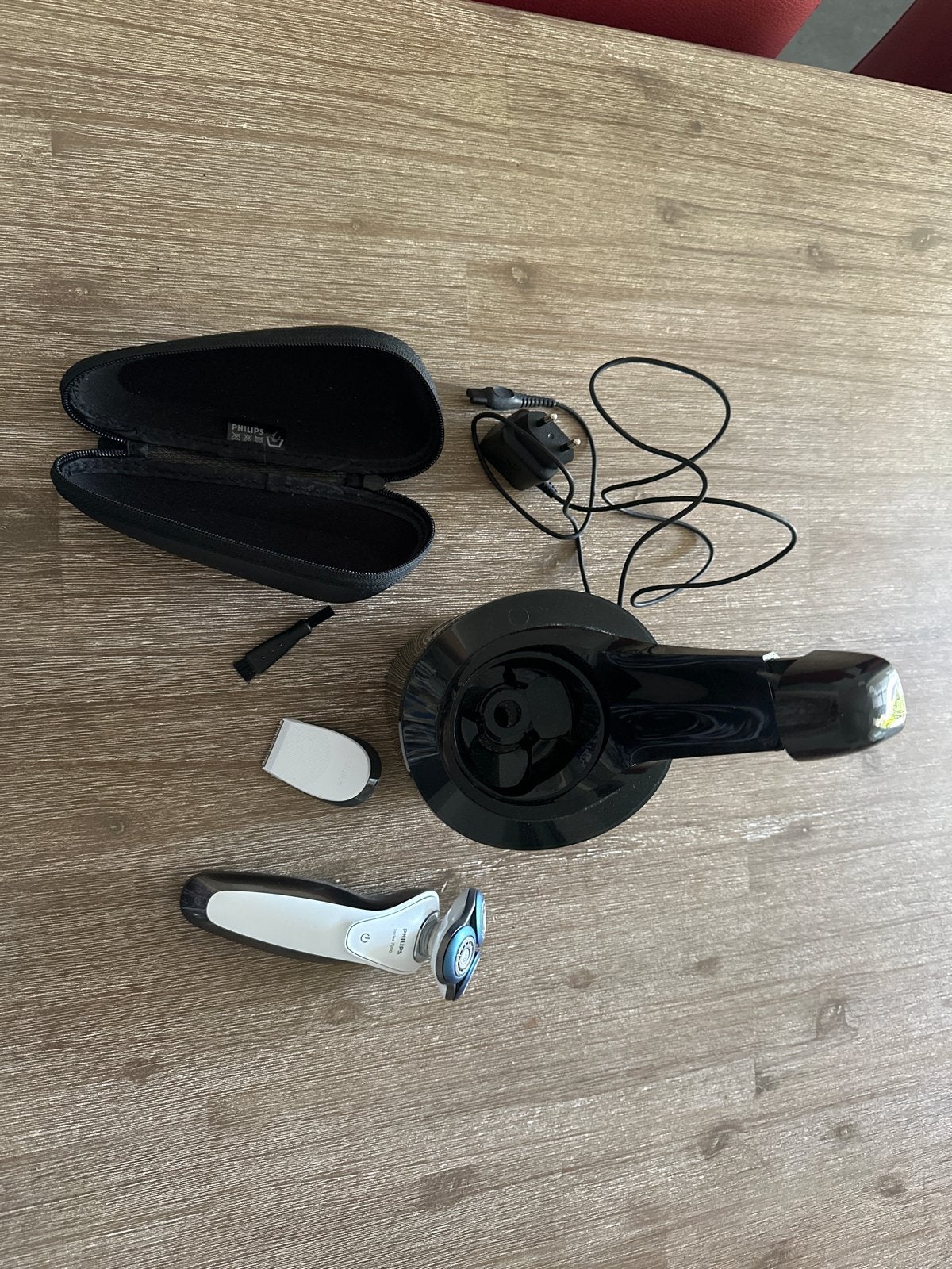 Philips Series 7000 Scheerapparaat met Reinigingsstation, Ophalen of Verzenden, Zo goed als nieuw, Scheren en Epileren