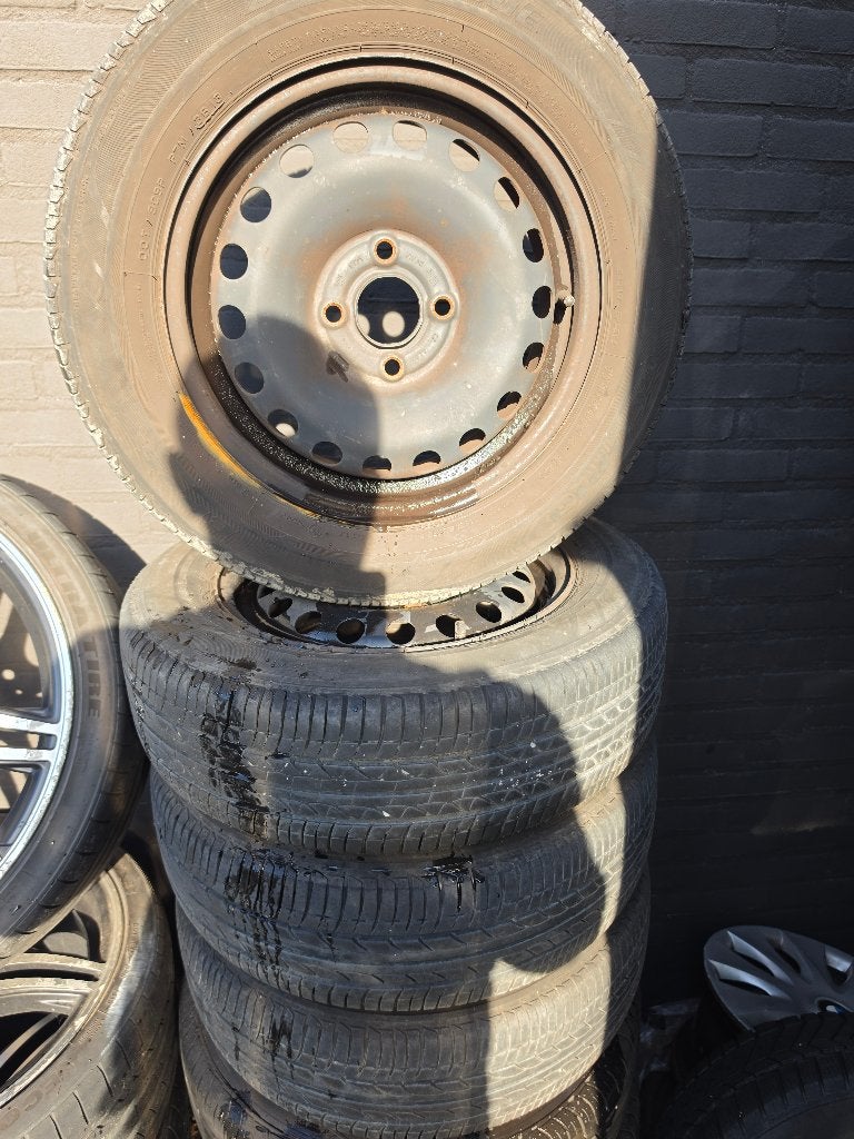 Velgen met zomerbanden vw up bridgestone, Ophalen, 14 inch, Velg(en), 175 mm