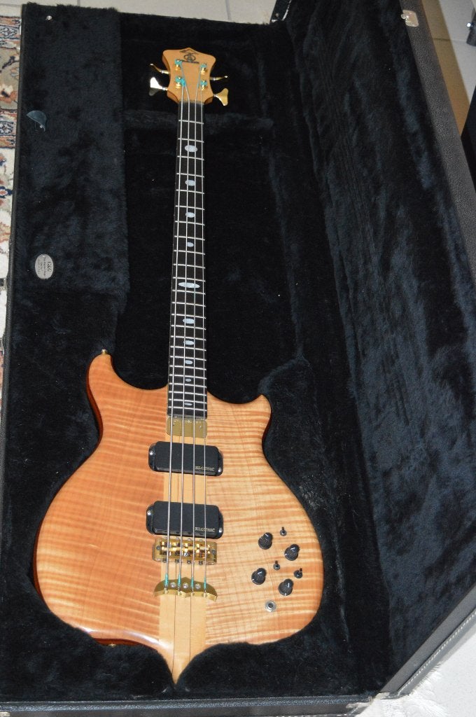Alembic Mark King Bass and Case, Ophalen, Gebruikt