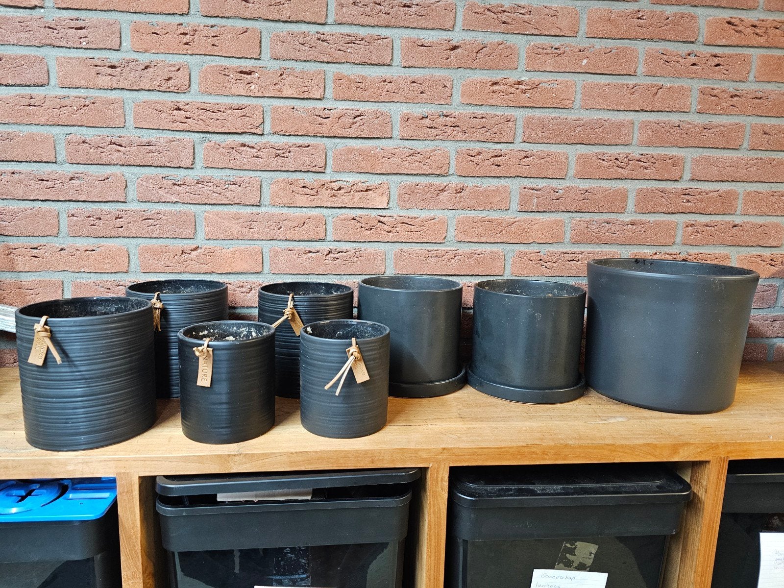 Zwarte bloempotten in diverse maten - Set, Tuin en Terras, Ophalen, Steen, Gebruikt, Rond