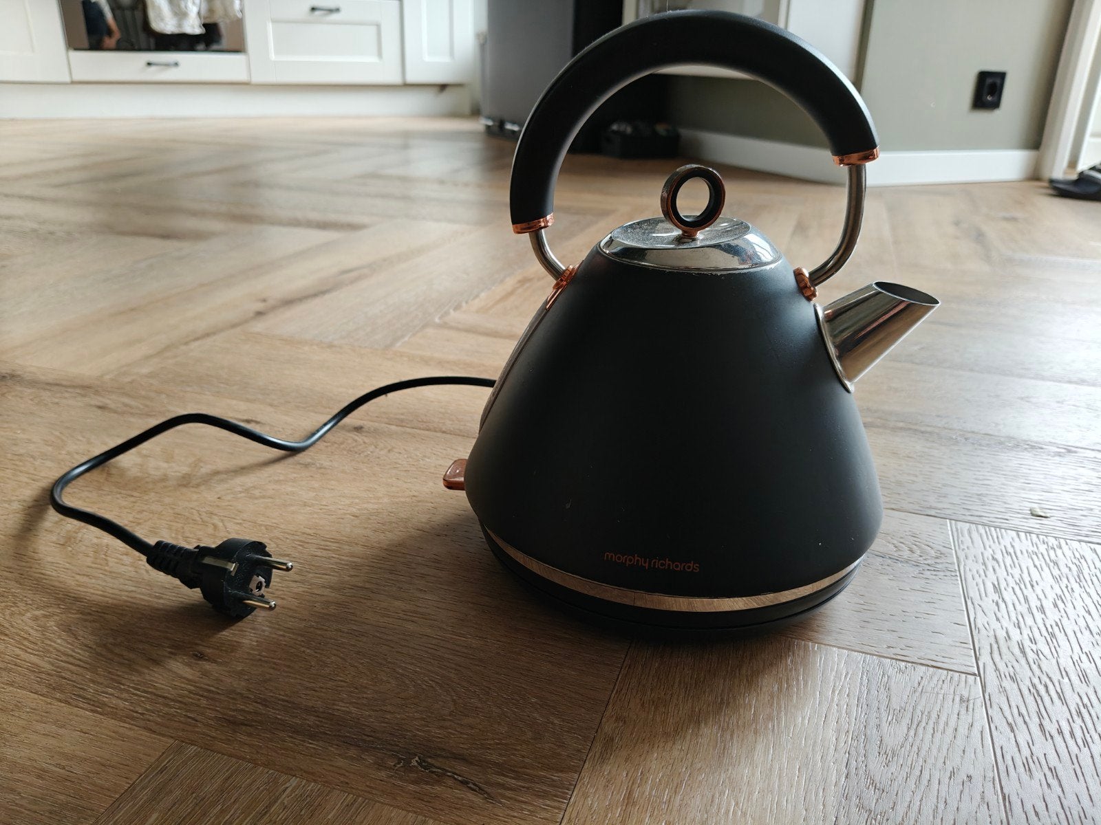 Stijlvolle Morphy Richards waterkoker - Zwart/Koper, 1 tot 2 liter, Ophalen of Verzenden
