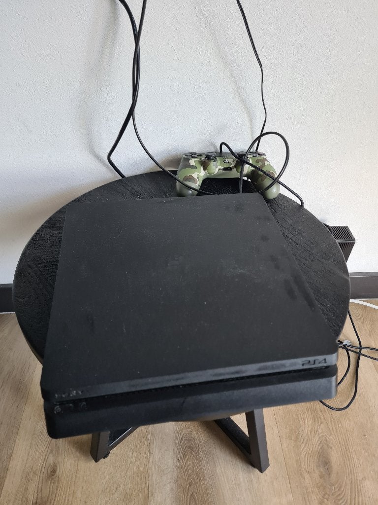 ps4 gebruikt in goeie staat met 1 controller, Spelcomputers en Games, Spelcomputers | Sony PlayStation 4, Ophalen, Met 1 controller
