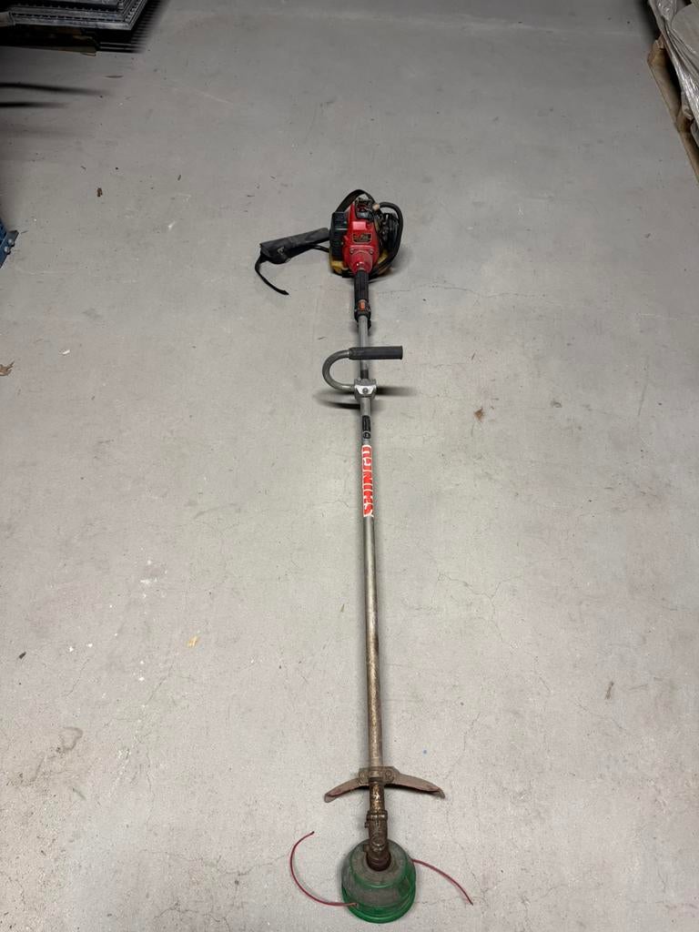 Kawasaki bosmaaier / grastrimmer – krachtig – werkt goed, Tuin en Terras, Bosmaaiers, Zo goed als nieuw, Benzine, Ophalen of Verzenden