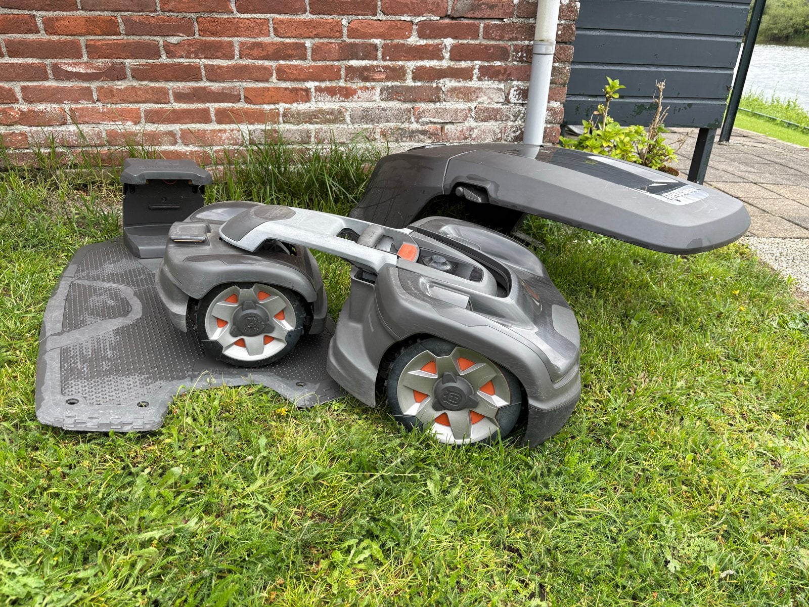 Husqvarna Automower 435X AWD Robotmaaier, Tuin en Terras, Ophalen, Cirkelmaaier, Gebruikt, Minder dan 30 cm