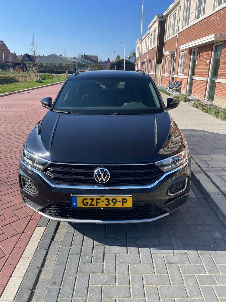 Volkswagen T-Roc R-Line 2.0 TDI 150pk 7-DSG 2021 Zwart, Auto's, Volkswagen, 4 cilinders, Diesel, 19 km/l, Particulier
