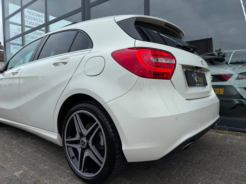 Mercedes-Benz A-klasse 180 BlueEfficiency Urban Pano | Camer, Auto's, Mercedes-Benz, Gebruikt, 4 cilinders, 1595 cc, Bedrijf