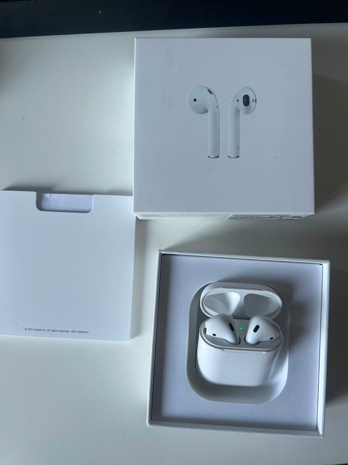 Apple AirPods 2e generatie met oplaadcase, Ophalen, In-ear, Bluetooth, Zo goed als nieuw