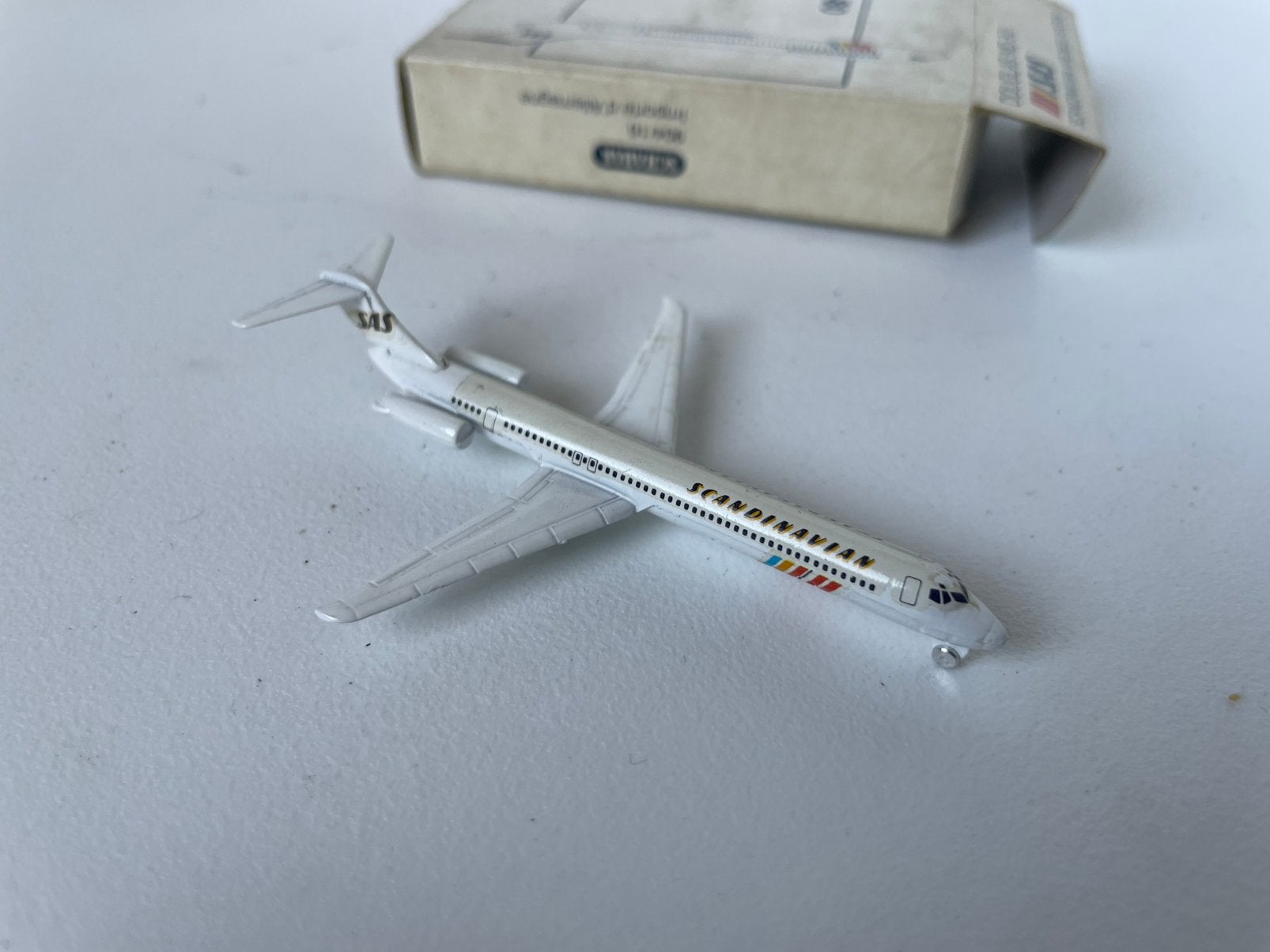 model vliegtuig Douglas MD-80, Schabak 1.600 ?, SAS + doosje, Verzamelen, Ophalen of Verzenden, Gebruikt, Schaalmodel