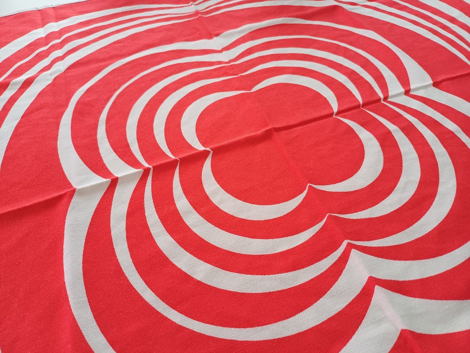 vintage tafelkleedje Rood wit, Gebruikt, Vierkant, Ophalen of Verzenden, Katoen