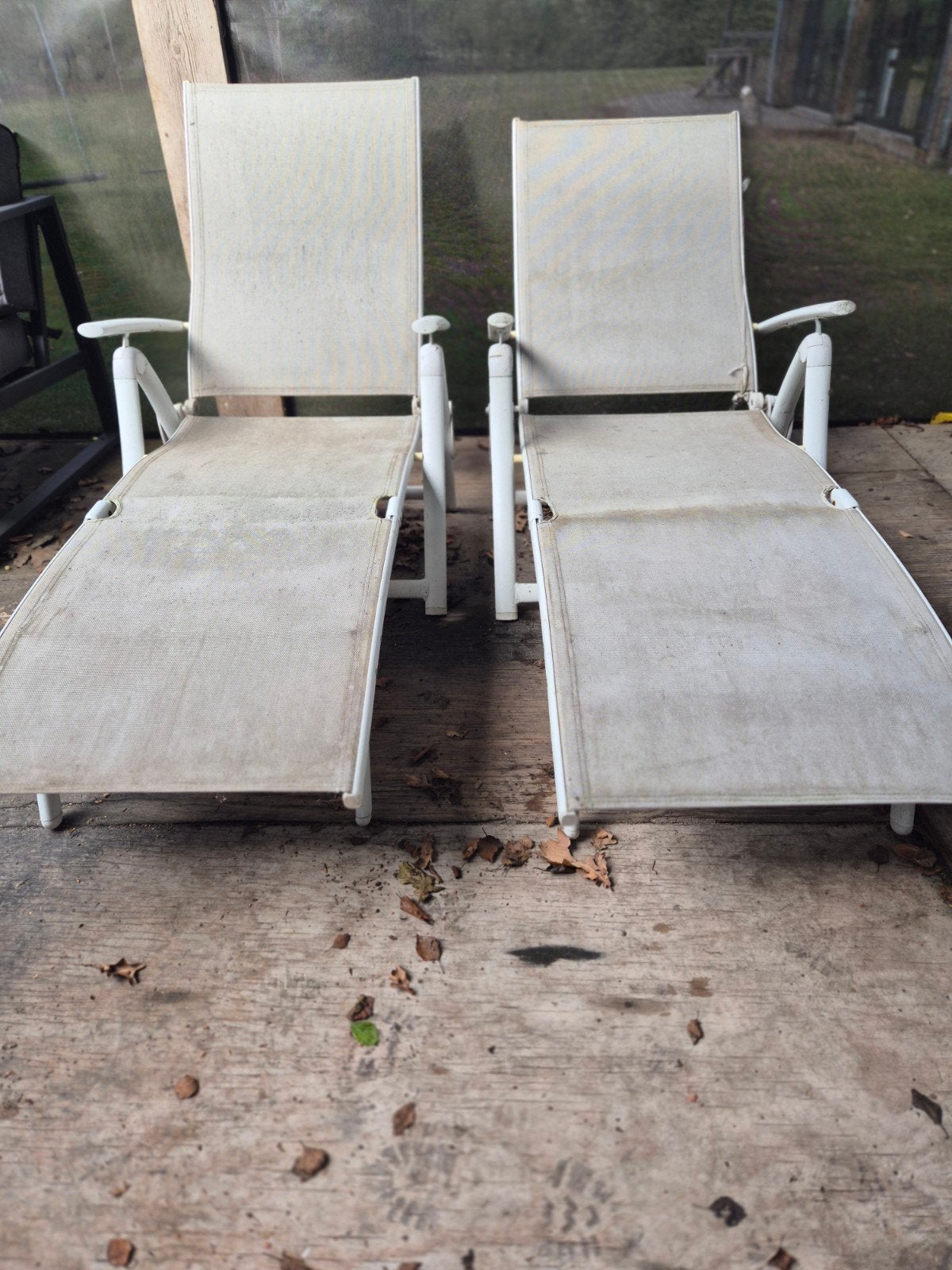 2x Verstelbare Ligstoelen - Wit, Tuin en Terras, Ligbedden, Ophalen of Verzenden, Gebruikt, Aluminium, Verstelbaar
